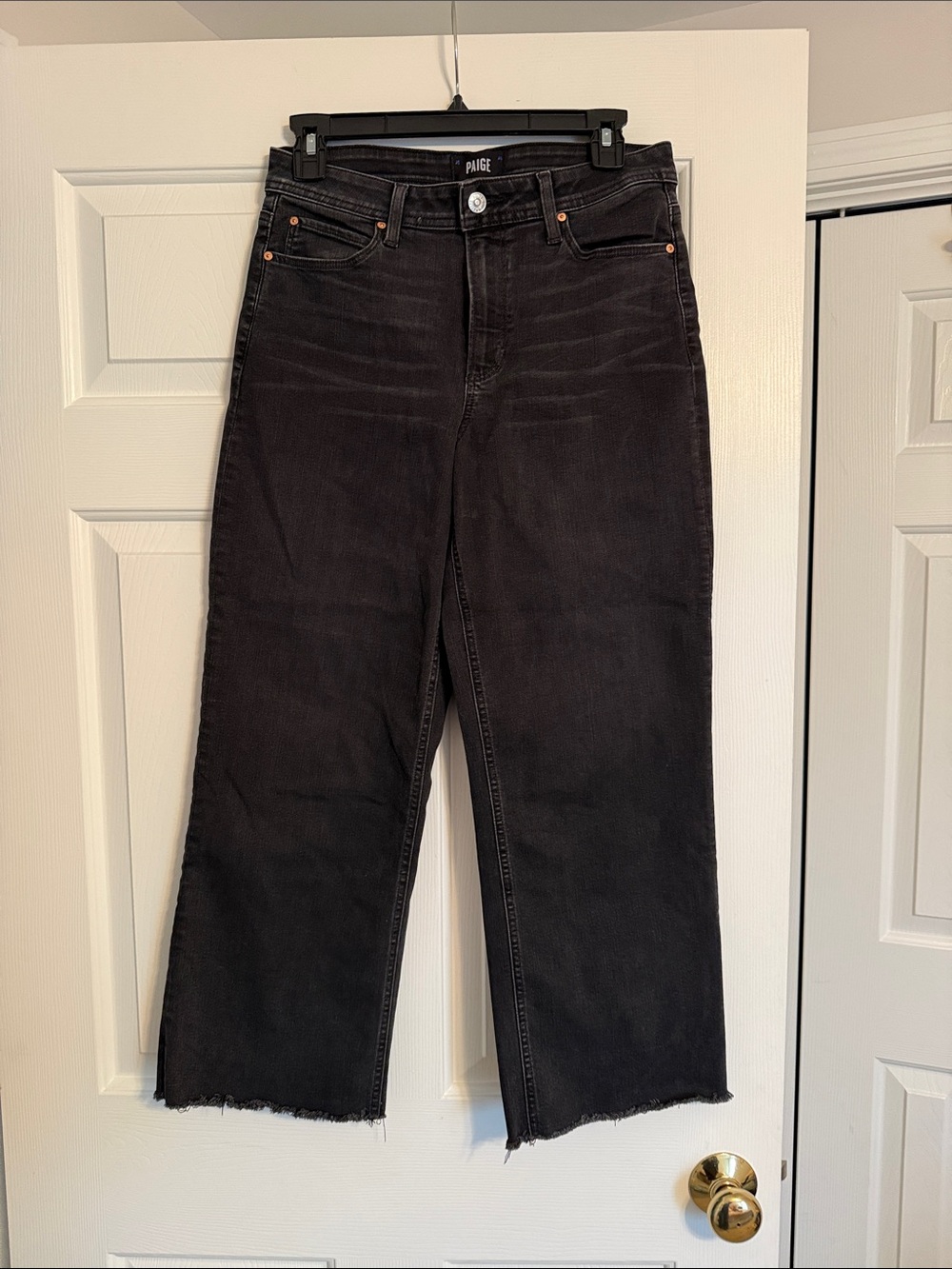 PAIGE - Nellie Wide Leg Cropped  -black sand- raw hem Size 27
